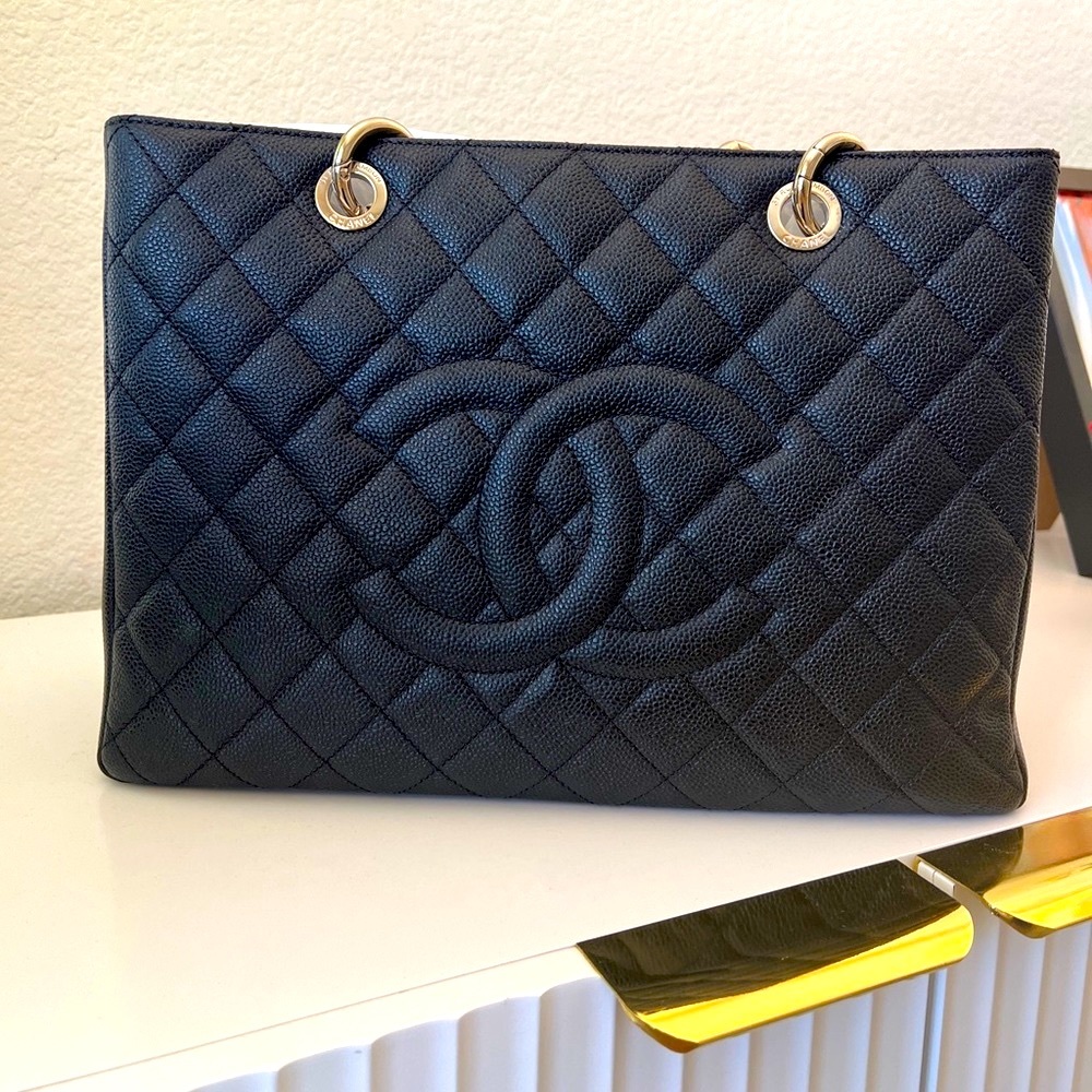 ❤️SOLD❤️ 100% AUTHENTIC CHANEL GST Grand Shopper Tote Caviar Sliver Hardware bag
